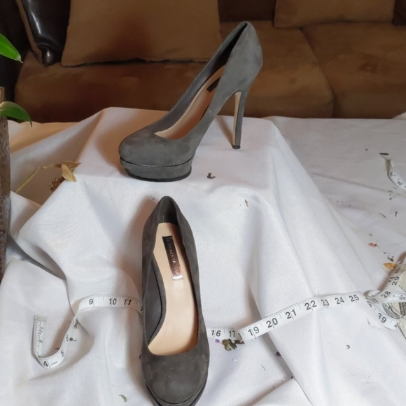 BCBGMAZRIA GRAY SUEDE PLATFORMS - Picture 11 of 12